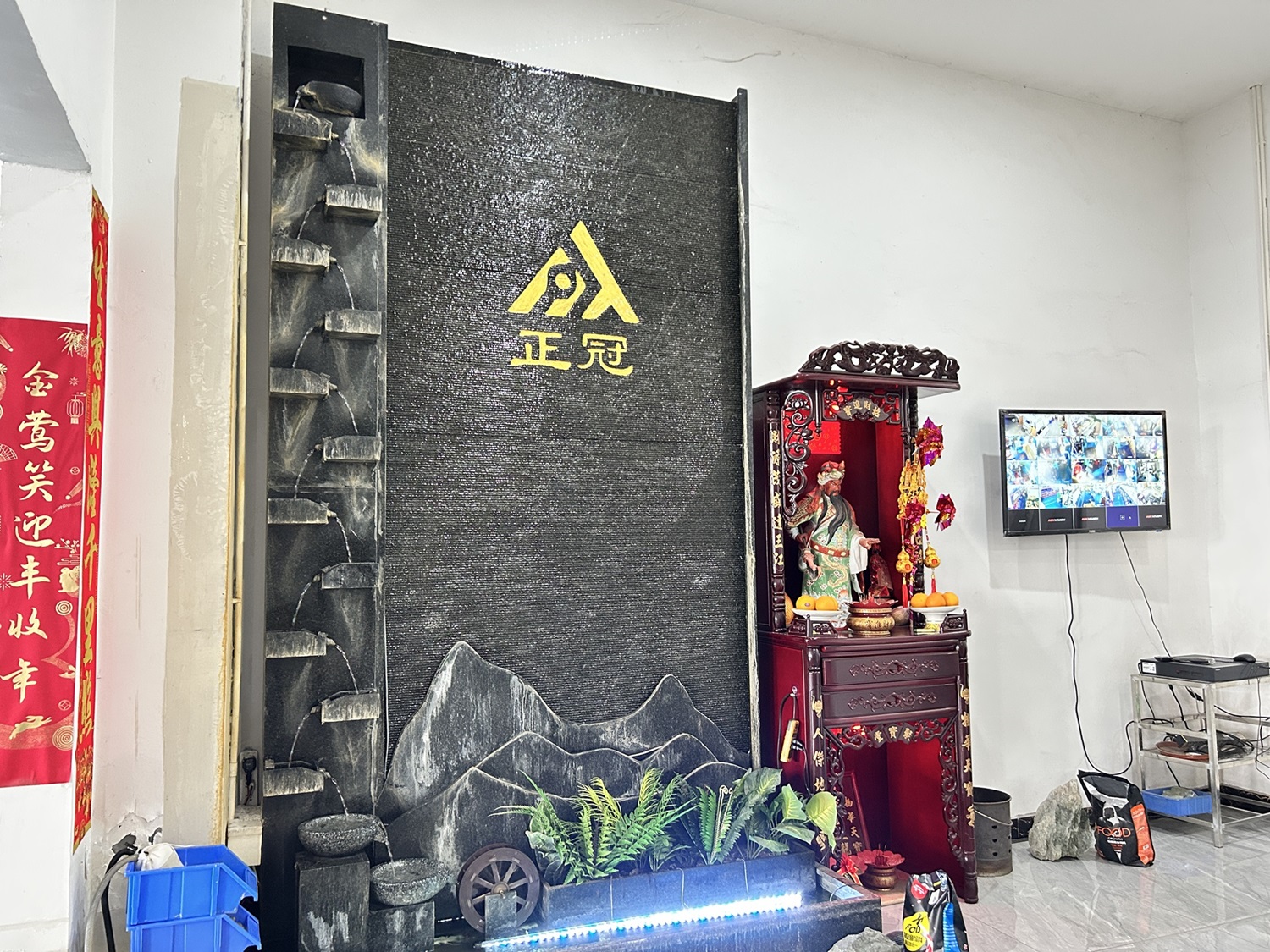 Cho dù bạn cần con dấu, miếng đệm, bộ giảm chấn rung hoặc các bộ phận cao su phức tạp, chúng tôi biến đổi ý tưởng thành các sản phẩm hoàn hảo. Hợp tác với chúng tôi cho các giải pháp đáng tin cậy, hiệu quả chi phí!