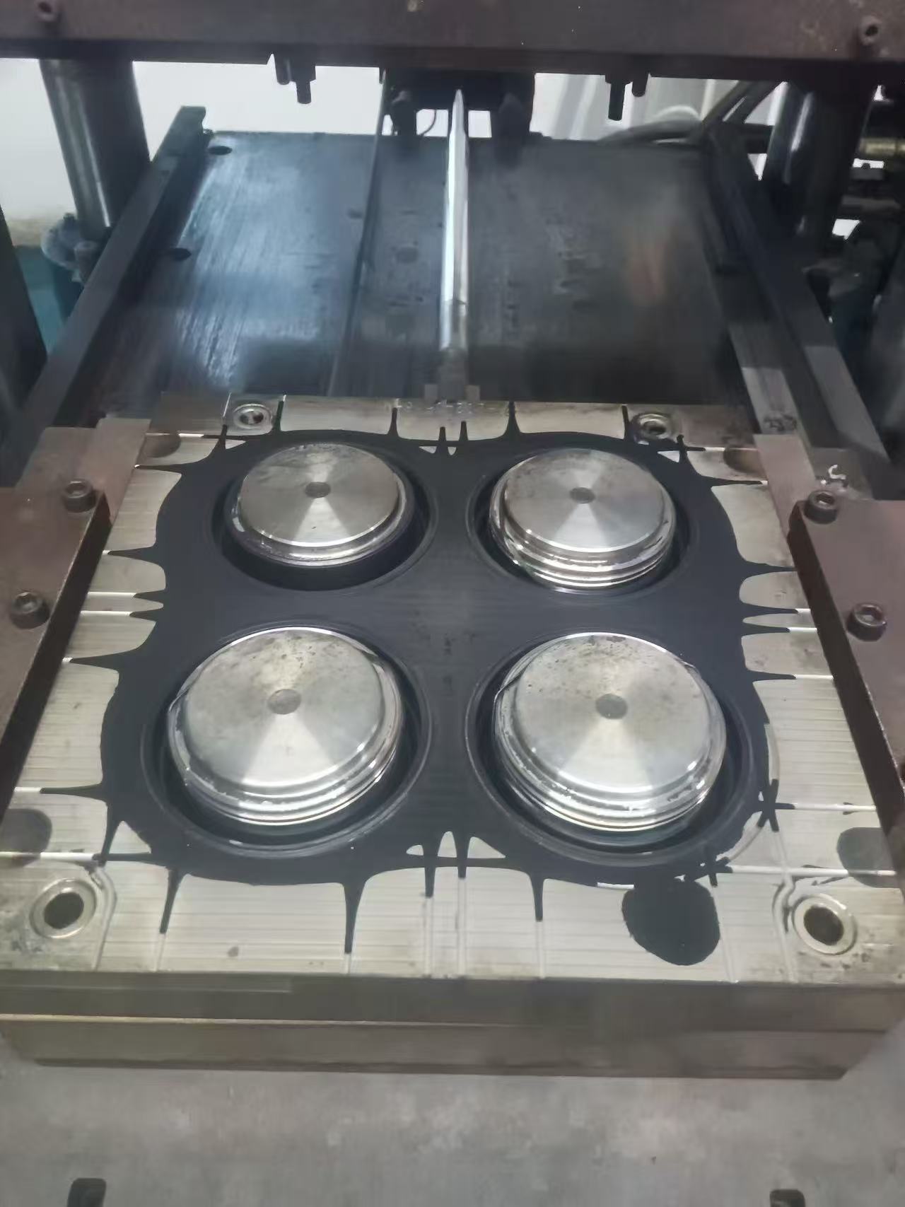 Các thành phần cao su được chế tạo chuyên nghiệp cho mọi ngành - độ chính xác, độ bền, đổi mới!