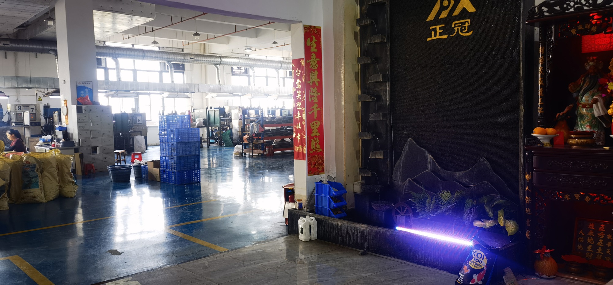Độ chính xác chế tạo: Một ngày trong cuộc đời của một trung tâm sản xuất cao su & silicon của Zhengguan