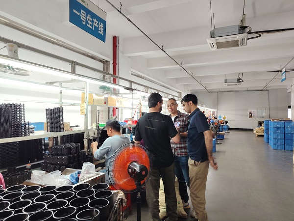 Yêu cầu sâu sắc từ khách hàng mới.