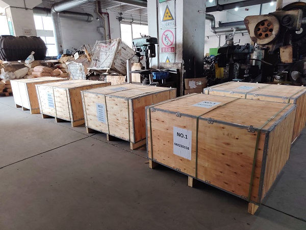 Hy vọng tiếp tục đóng vai trò khuôn ép nhựa này trong nhà máy mới.